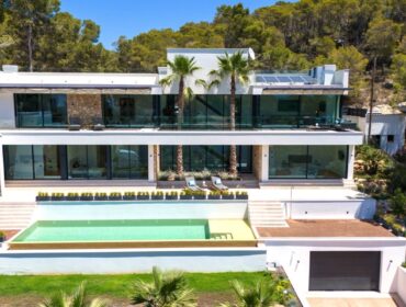 Villa for sale in Camp de Mar