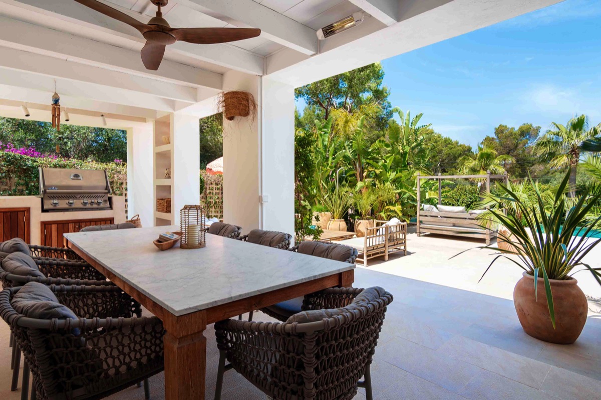 Villa for sale in Santa Ponsa