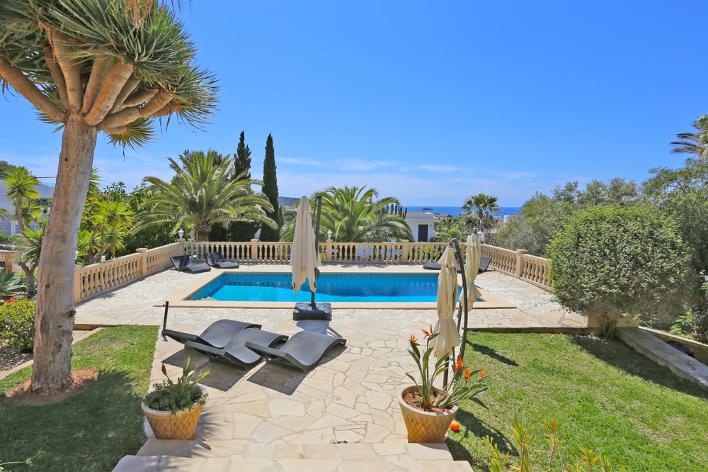 Villa for sale in Santa Ponsa
