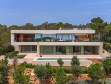 Villa for sale in Cala Vinyes