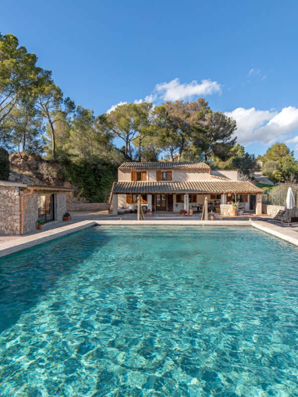 Finca for sale in Calvia