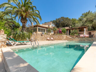 Finca for sale near Llucmajor5