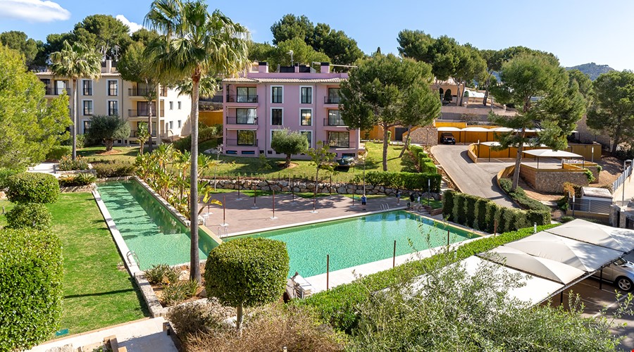 Spacious garden apartment with four bedrooms for sale in camp de mar