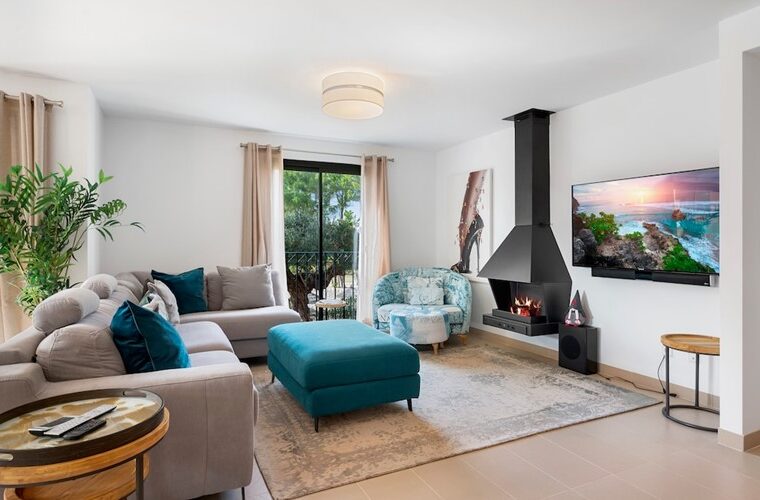 Spacious garden apartment with four bedrooms for sale in camp de mar