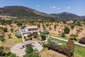 Country house for sale in Caimari
