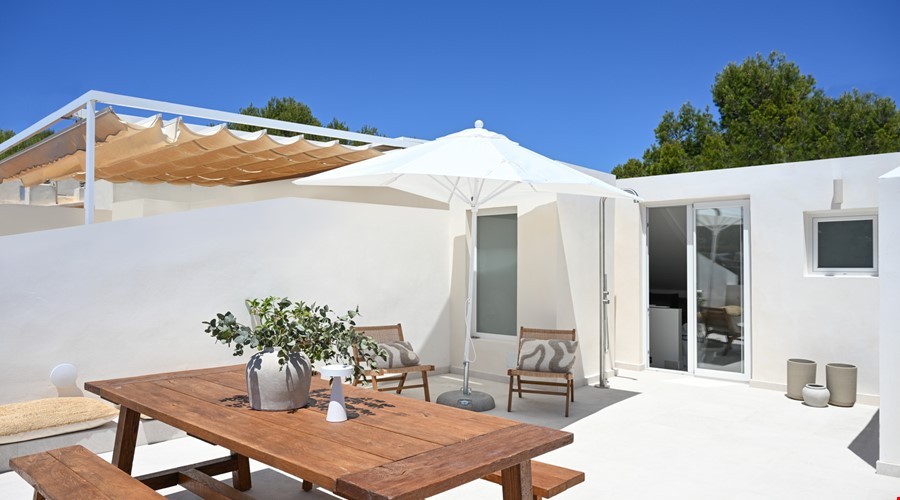 Dúplex penthouse con vistas panorámicas al mar y terraza en la azotea en venta en cas català