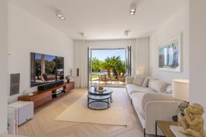 Contemporary villa near Llucmajor