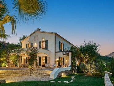 Historic luxury finca for sale in calvià with pool, guest house and mountain views