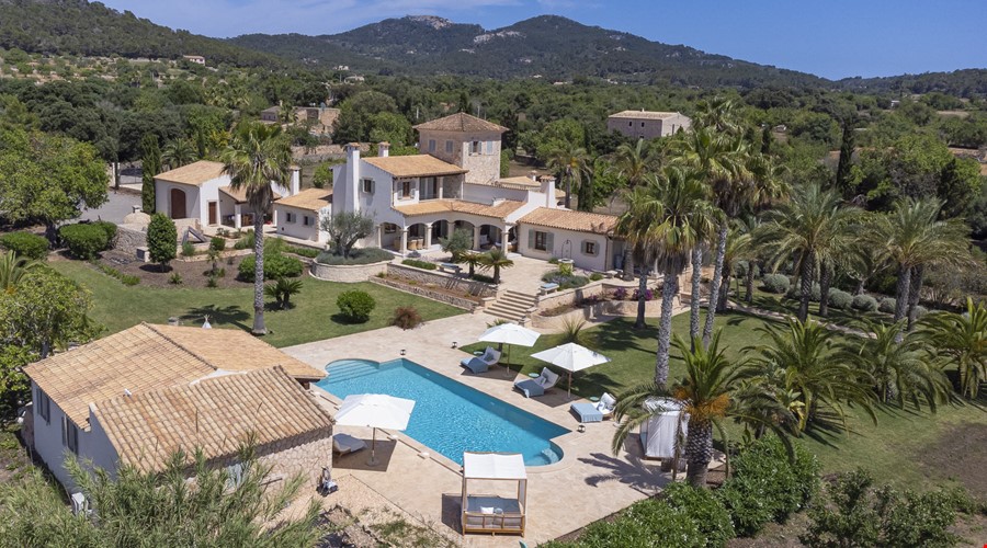 Elegant country finca for sale in felanitx with pool and panoramic countryside views