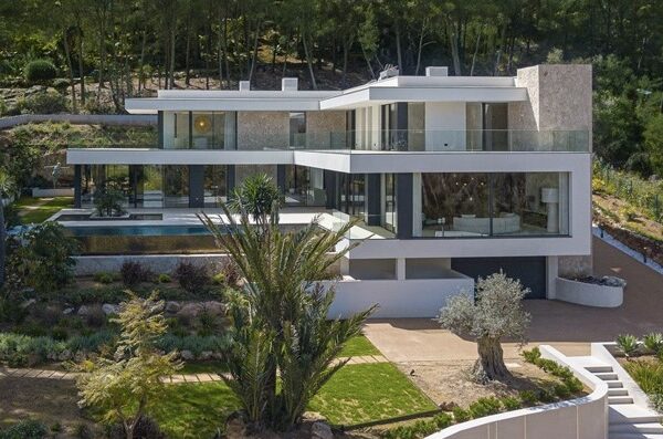 Expansive villa for sale in son vida with panoramic views, pool and spa