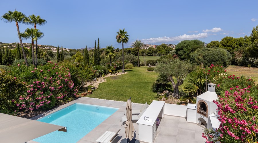 Refined mediterranean villa with golf and countryside views in santa ponsa - 2.450.000€ Refined mediterranean villa with golf and countryside views in santa ponsa - 2.450.000€
