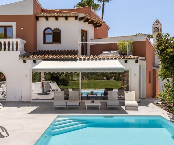 Refined mediterranean villa with golf and countryside views in santa ponsa - 2.450.000€