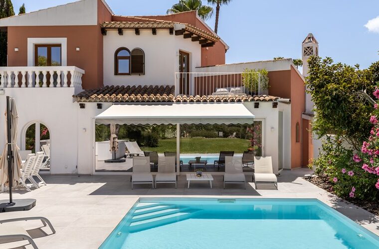 Refined mediterranean villa with golf and countryside views in santa ponsa - 2.450.000€