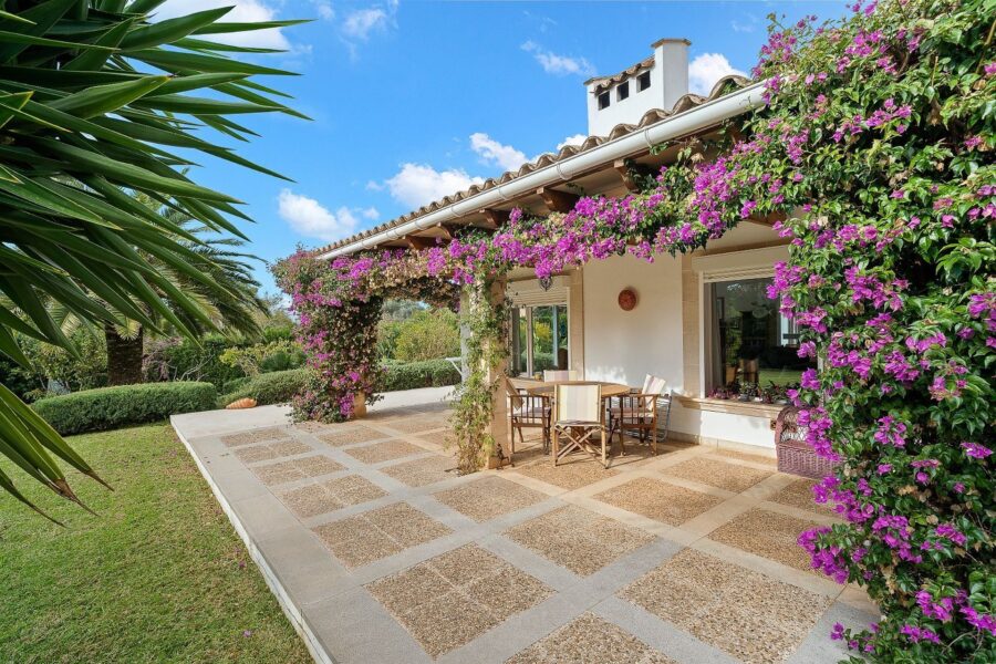 Villa for sale in Costa de los Pinos